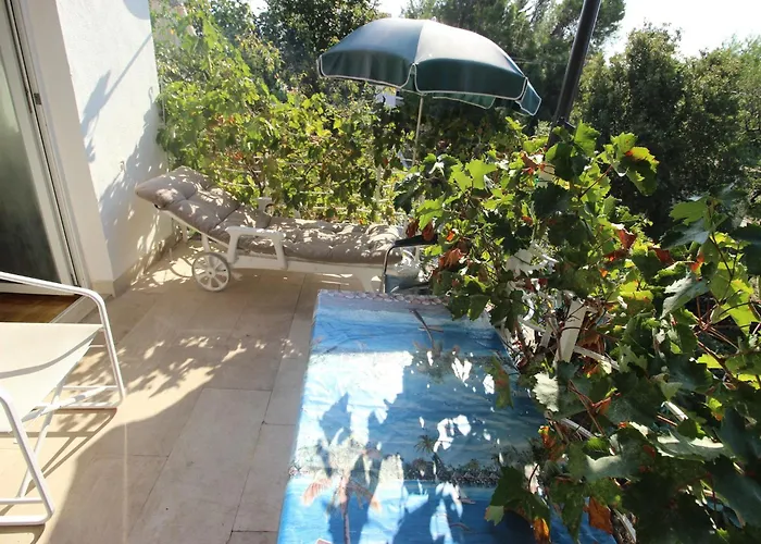 In Near The Appartement Starigrad Paklenica