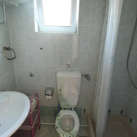 Apartment In Near The Starigrad Paklenica