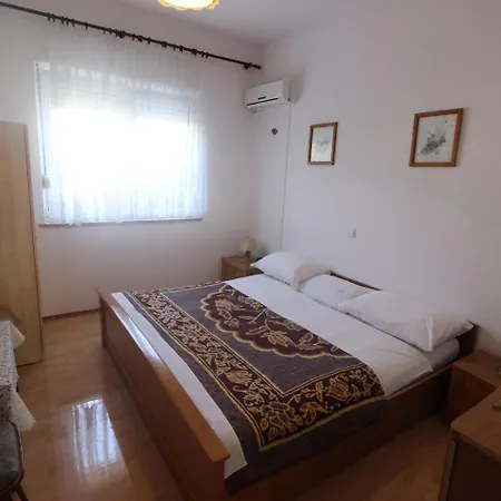 Apartment Simplistic In Near Sea