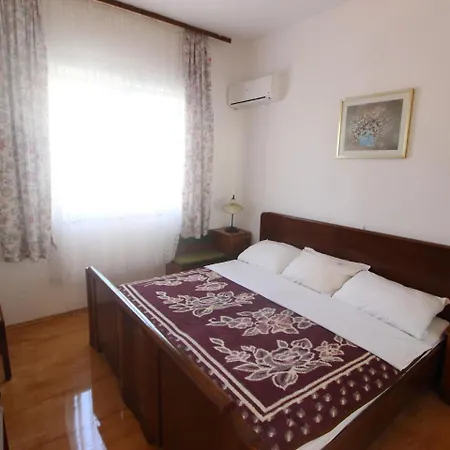 Simplistic In Near Sea Starigrad Paklenica