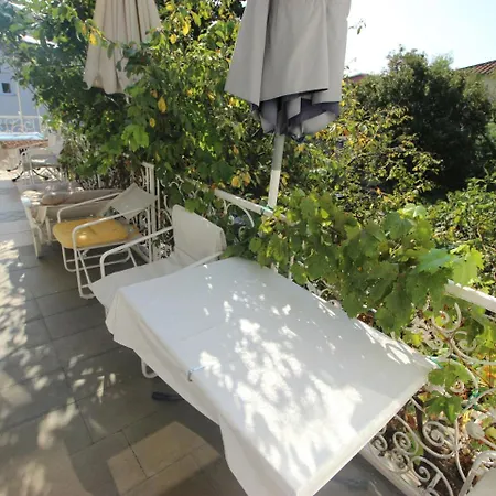 Simplistic In Near Sea * Starigrad Paklenica